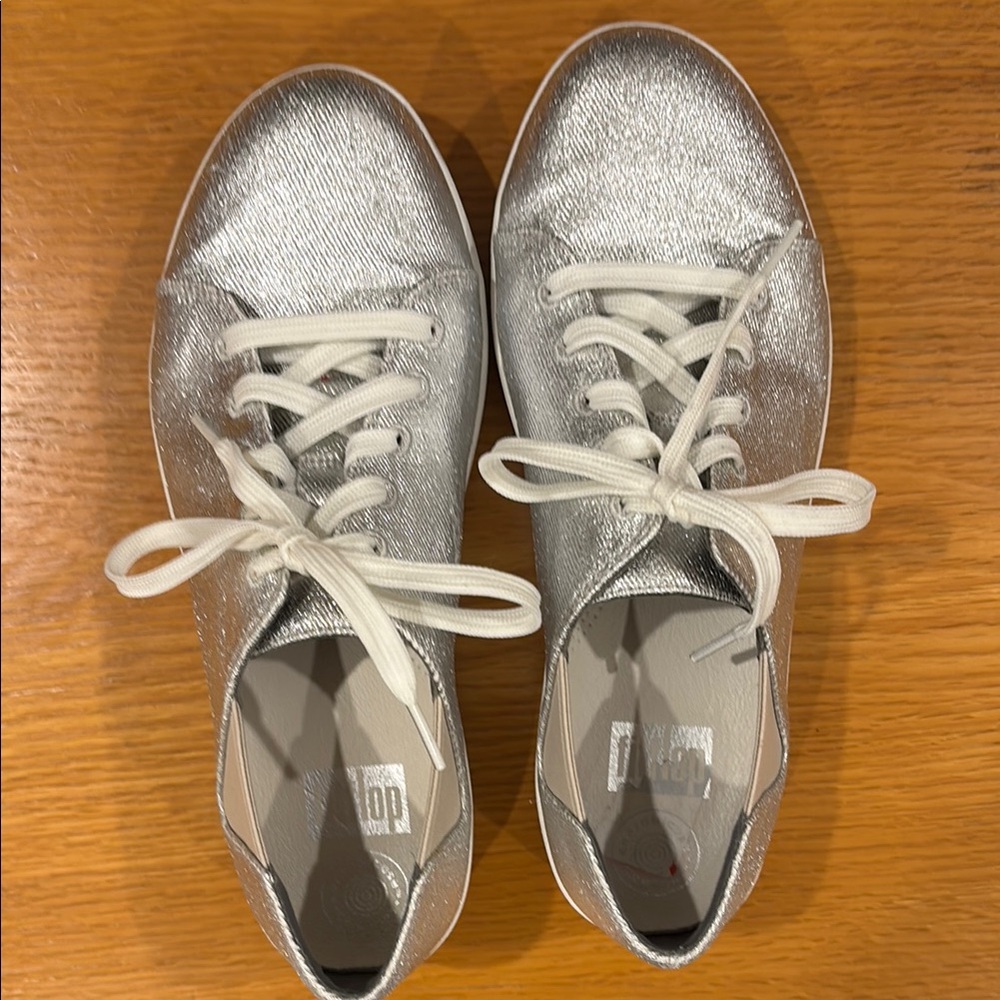 Women's FitFlop Silver Low-Top Sneakers